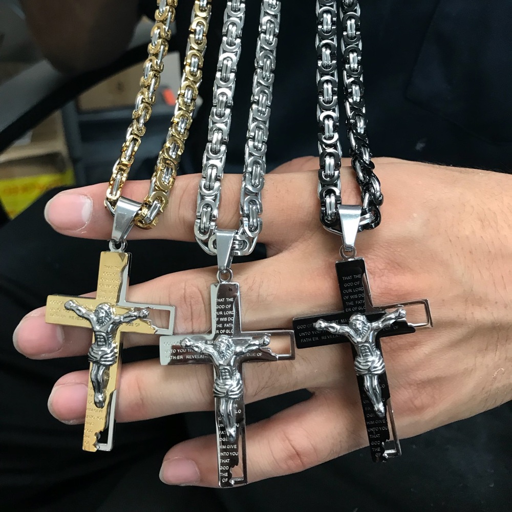 Stainless steel cross pendant with chain